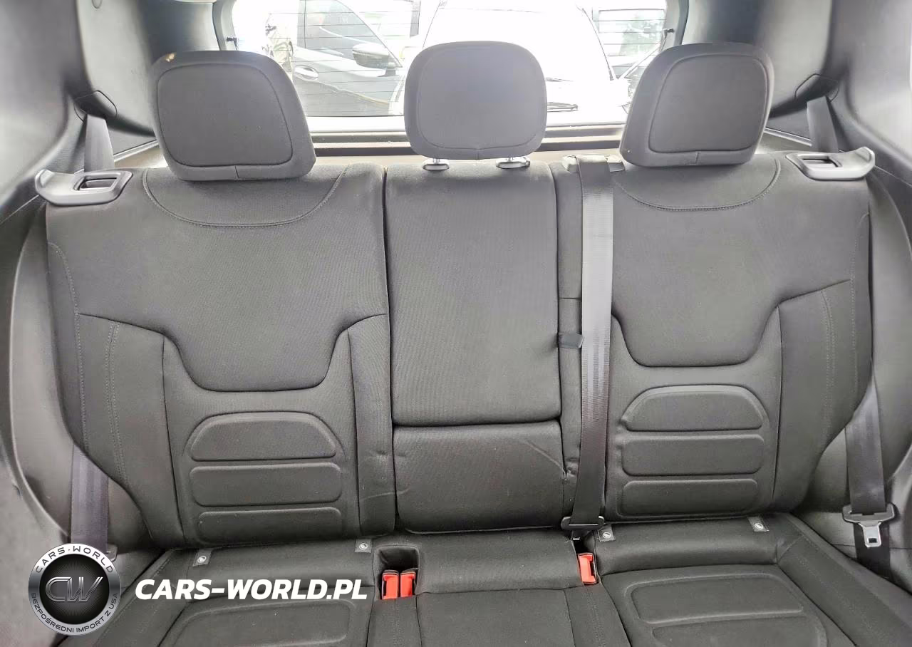 2021 Jeep Renegade Latitude VIN:ZACNJDBBXMPM47697 - 10