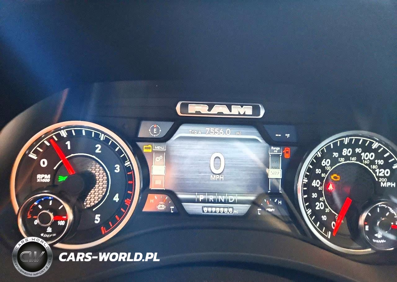 2024 Ram 2500 Laramie VIN:3C6UR5NL0RG221198 - 9