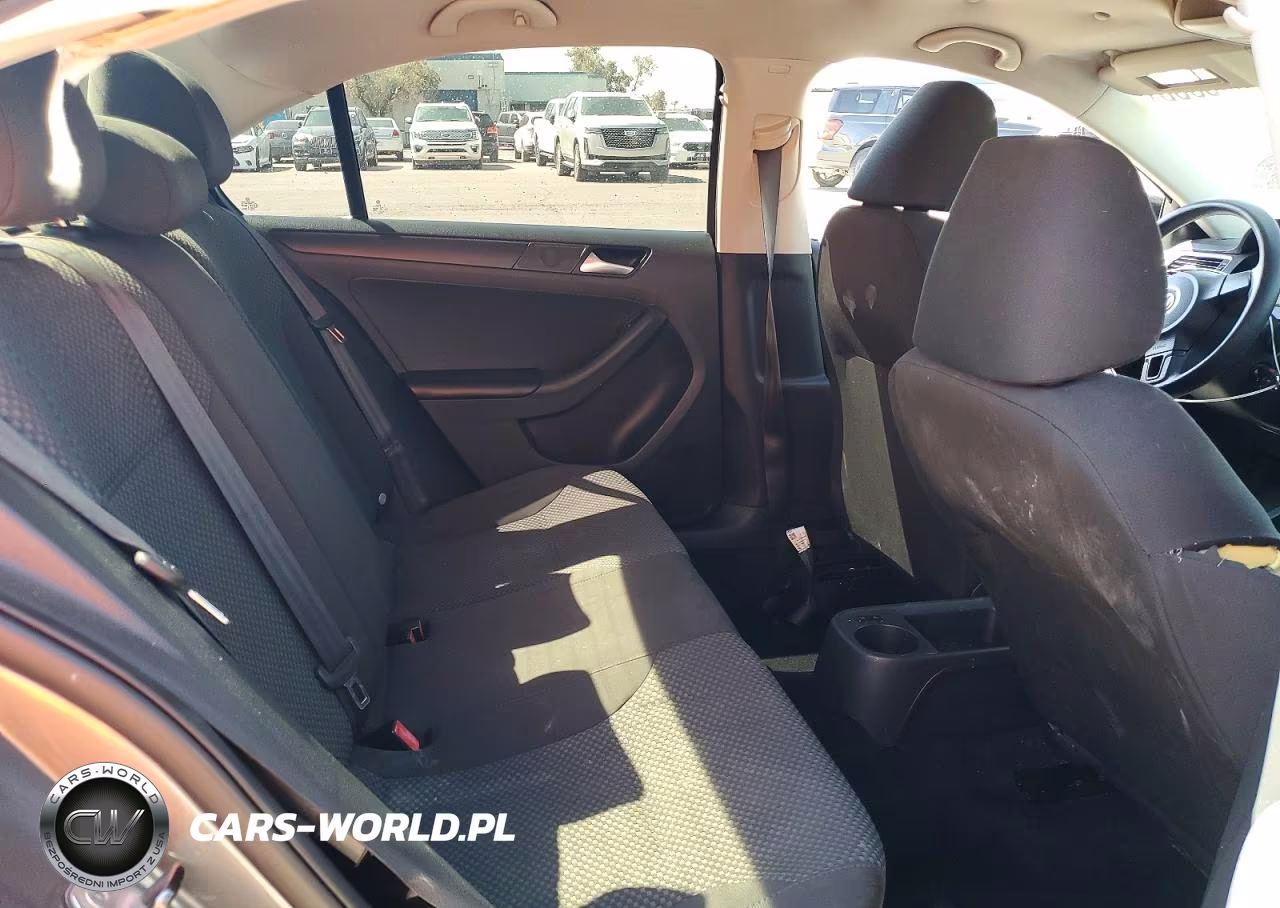 2013 Volkswagen Jetta Base VIN:3VW2K7AJXDM240224 - 10