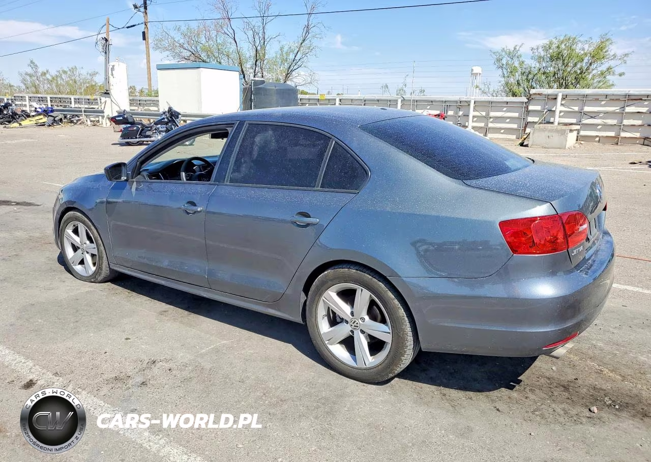 2013 Volkswagen Jetta Base VIN:3VW2K7AJXDM240224 - 2
