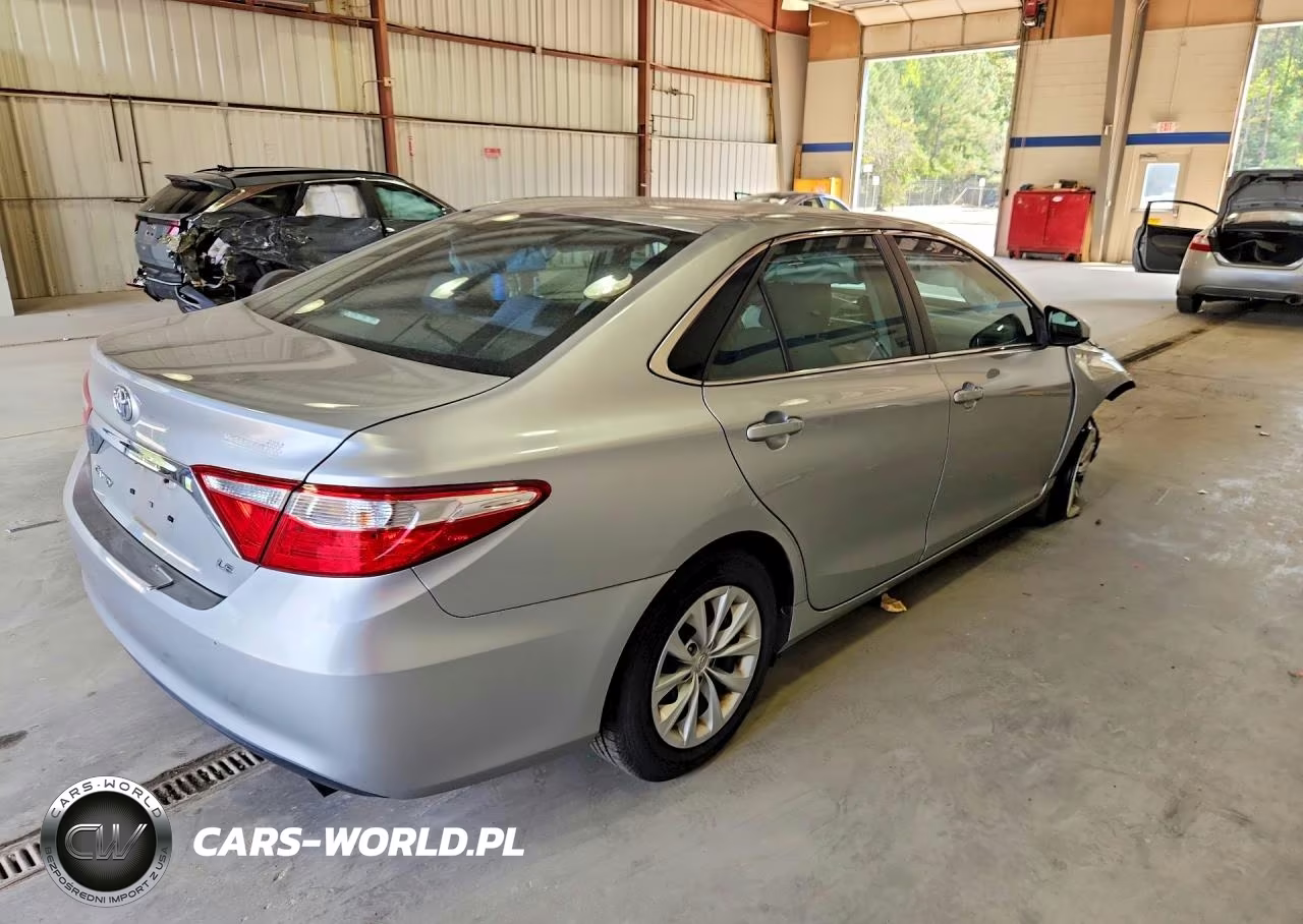 2015 Toyota Camry Le VIN:4T4BF1FK8FR445837 - 3