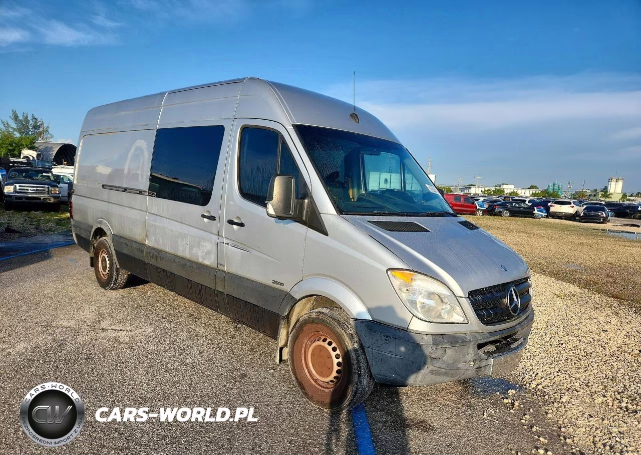 2013 Mercedes-Benz Sprinter 2500 VIN:WD4PE8CC0D5768628 - 4