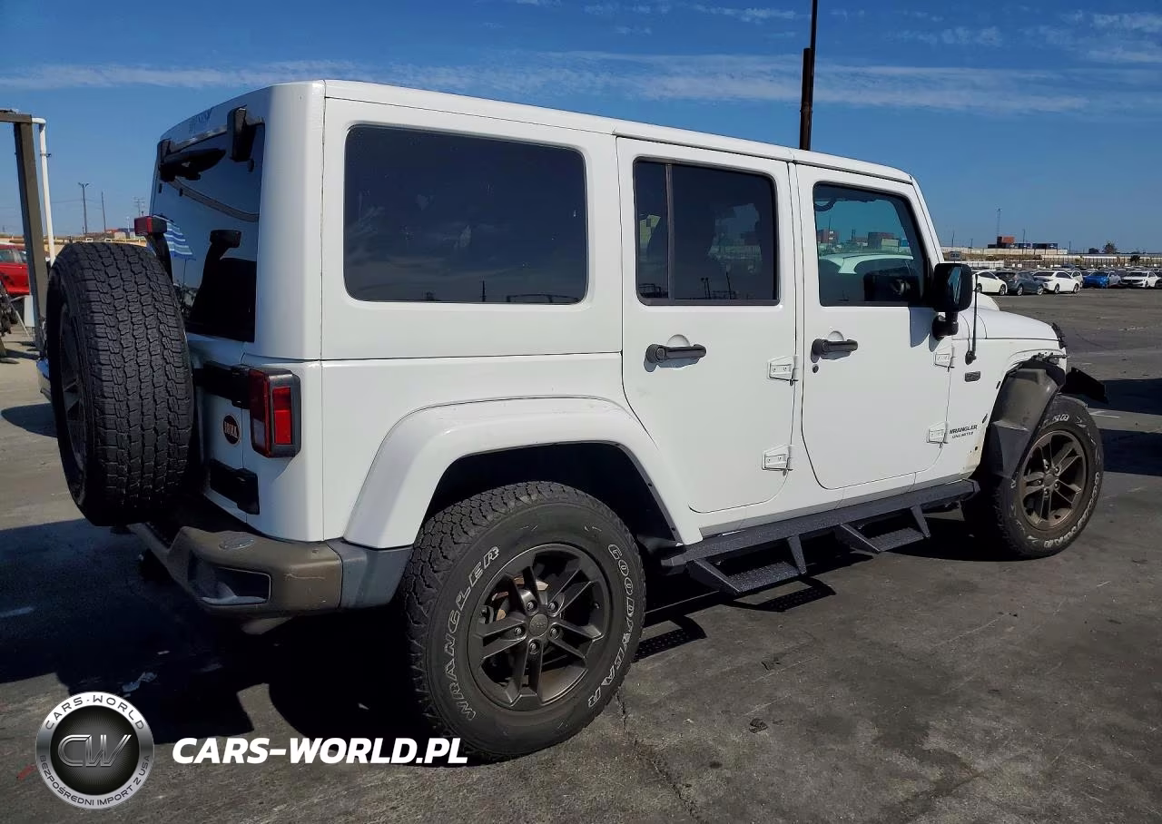 2016 Jeep Wrangler Unlimited Sahara VIN:1C4HJWEG2GL337383 - 3