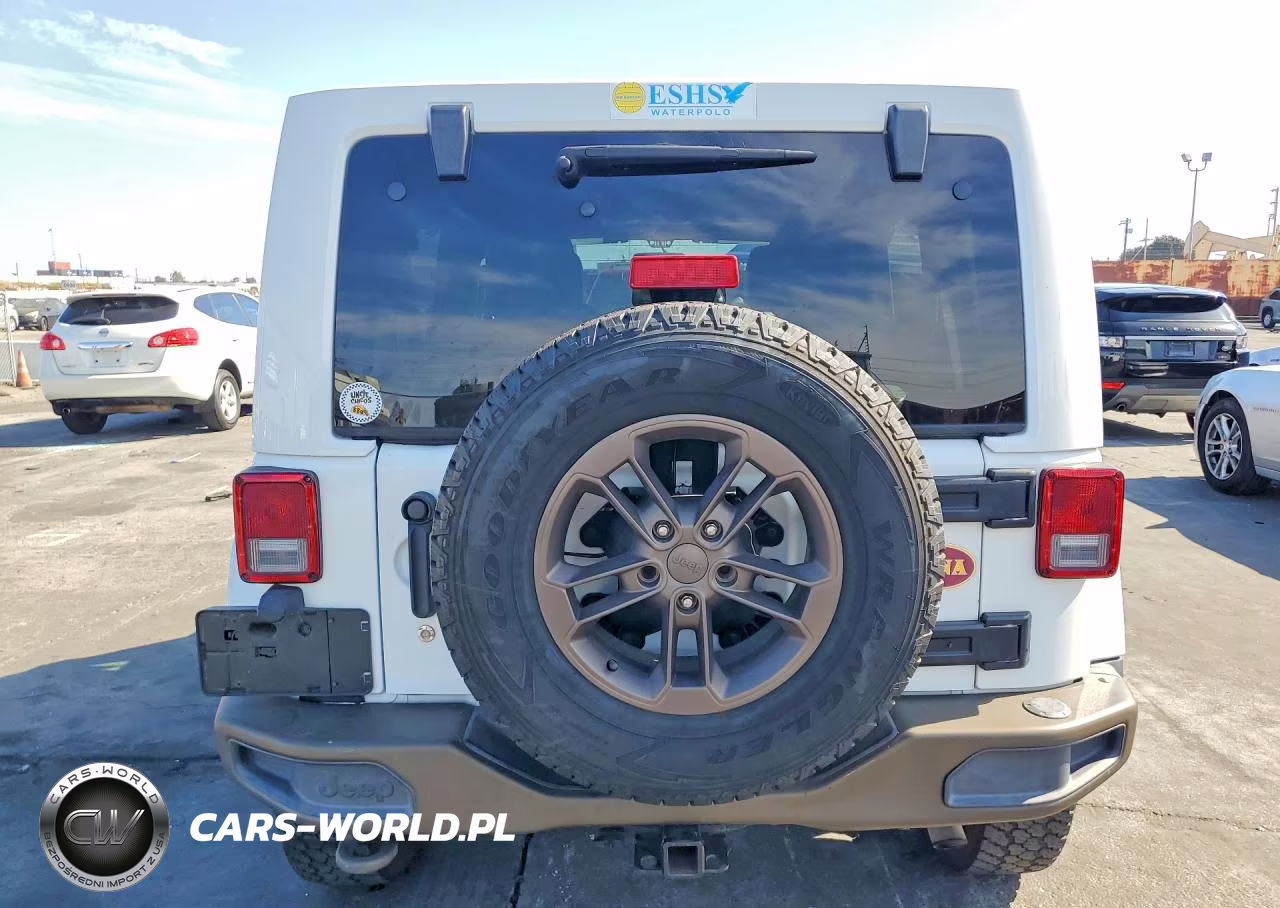 2016 Jeep Wrangler Unlimited Sahara VIN:1C4HJWEG2GL337383 - 6