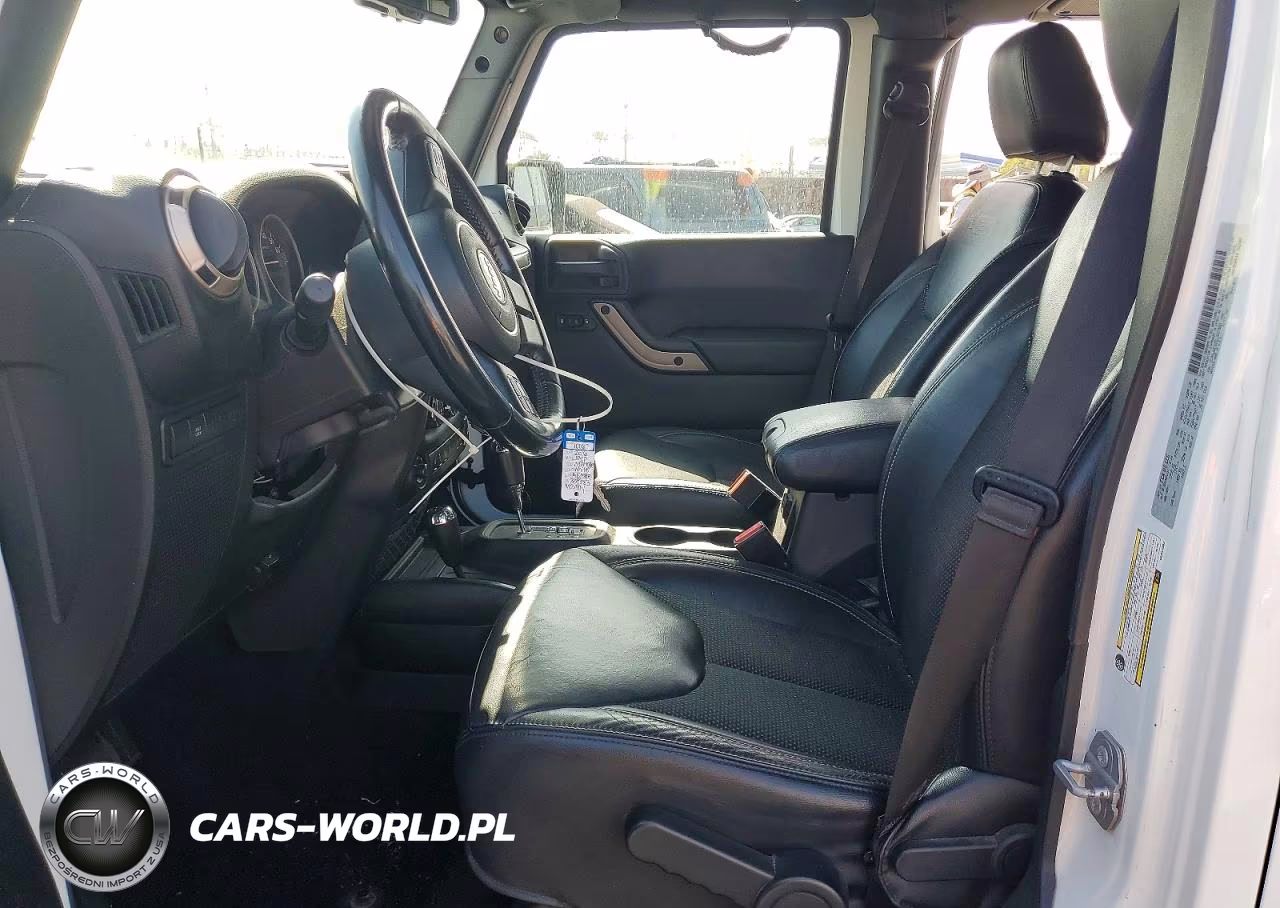 2016 Jeep Wrangler Unlimited Sahara VIN:1C4HJWEG2GL337383 - 7