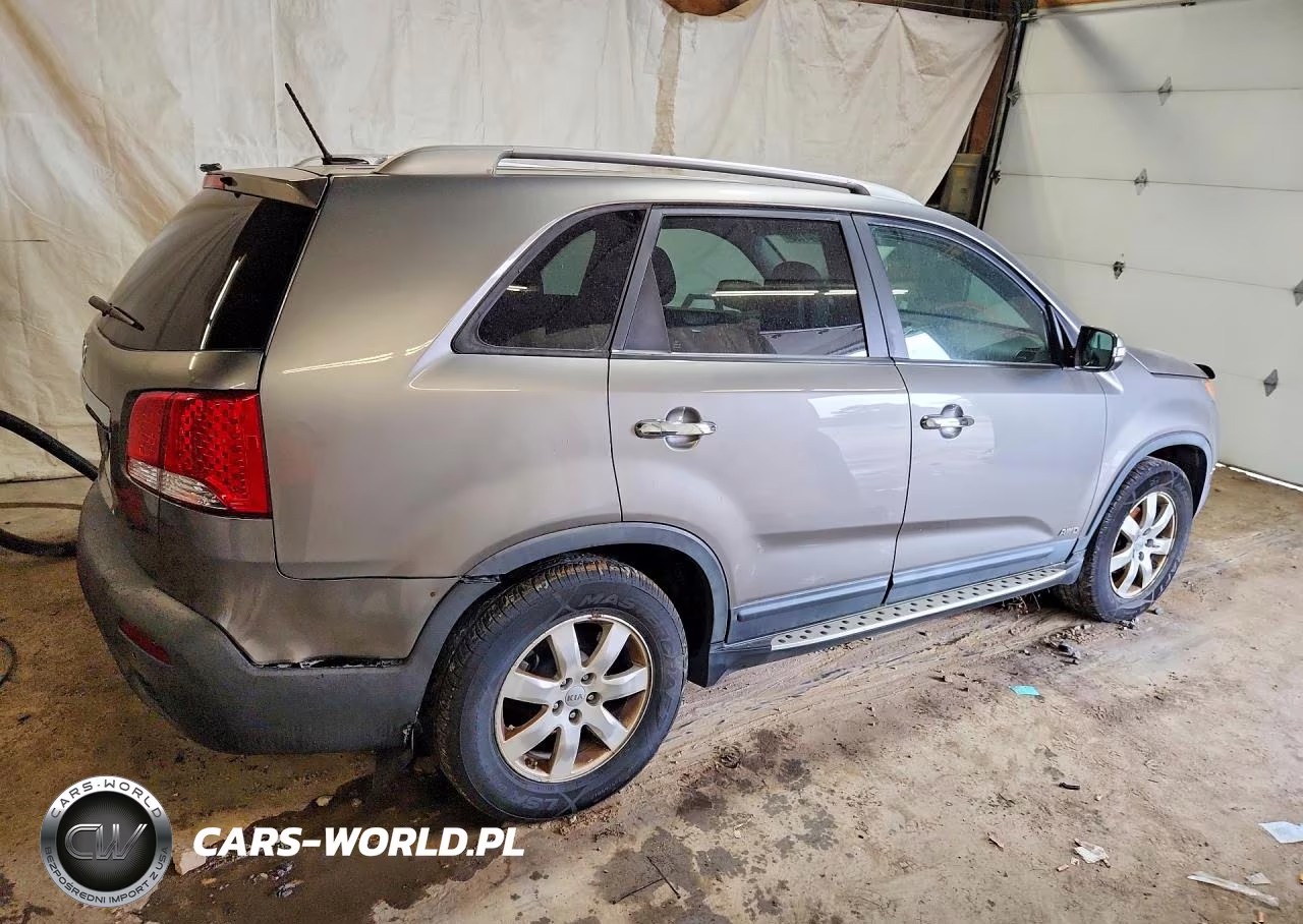 2013 Kia Sorento Lx VIN:5XYKTCA61DG326264 - 3