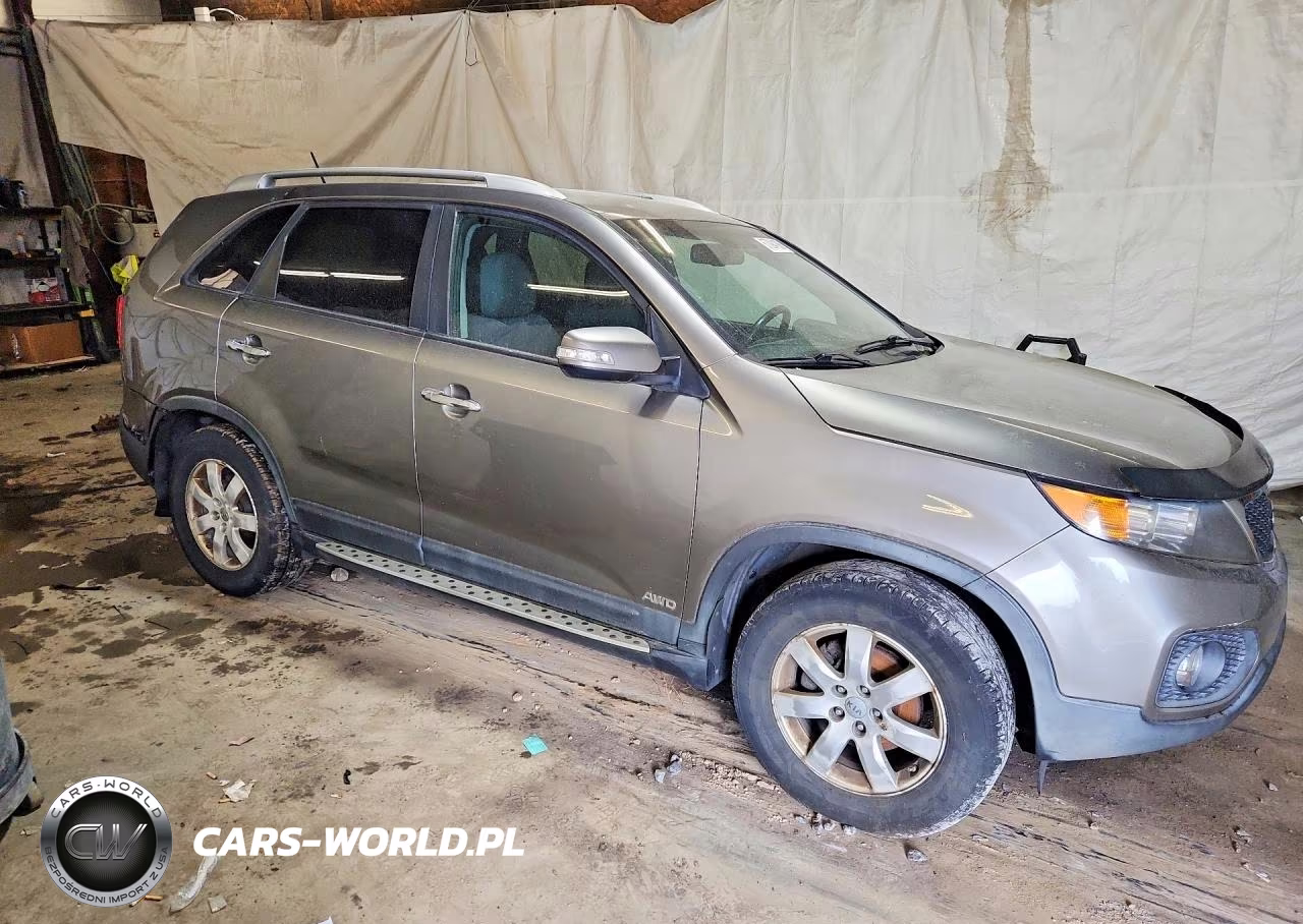 2013 Kia Sorento Lx VIN:5XYKTCA61DG326264 - 4