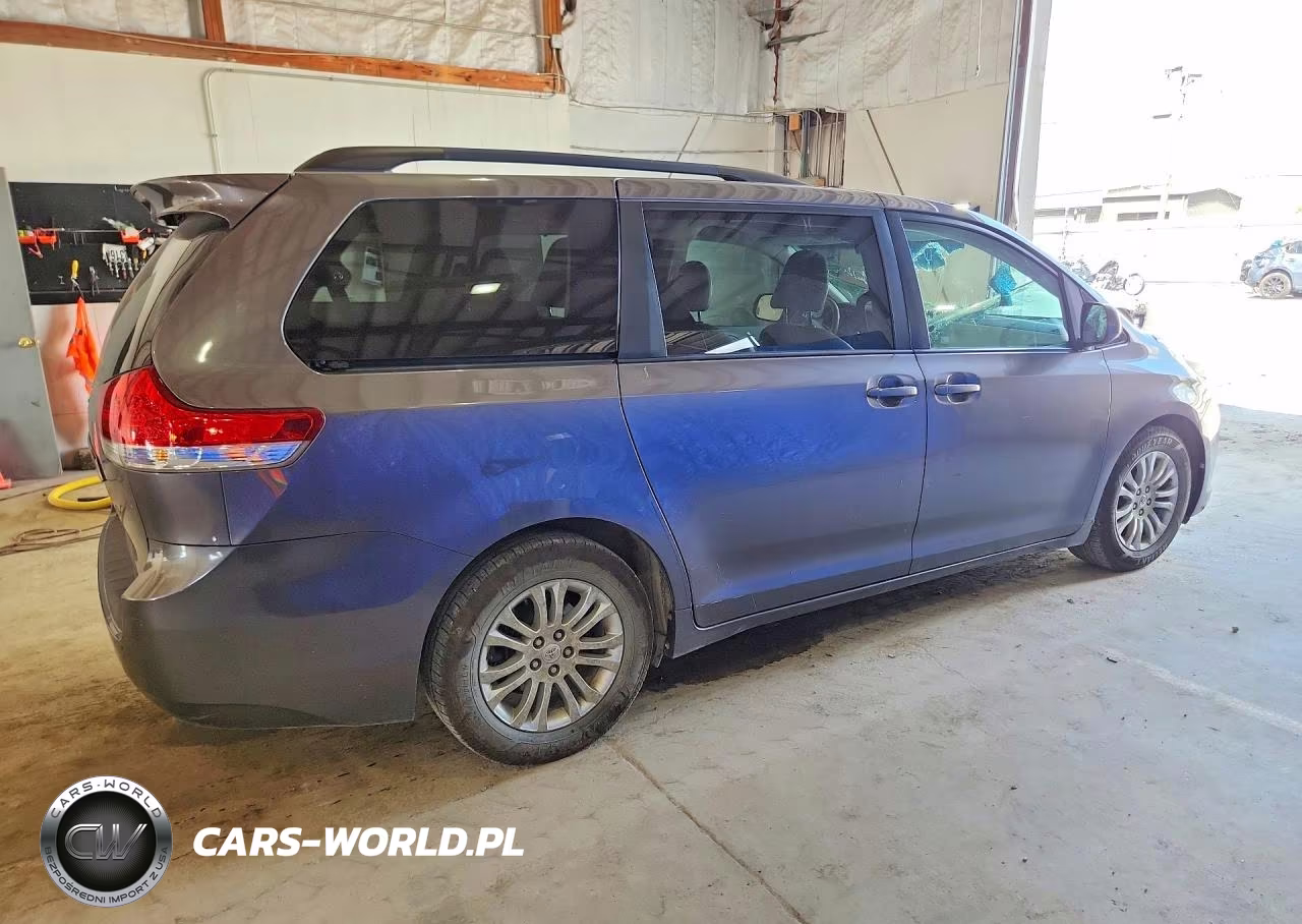 2011 Toyota Sienna Xle 8-Passenger VIN:5TDYK3DC3BS100810 - 3