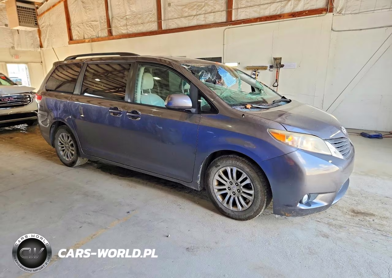 2011 Toyota Sienna Xle 8-Passenger VIN:5TDYK3DC3BS100810 - 4