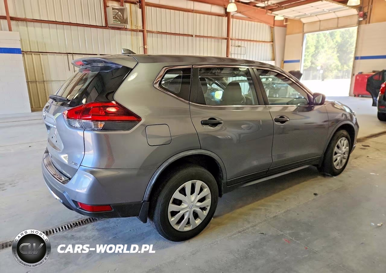 2018 Nissan Rogue S VIN:JN8AT2MV7JW305270 - 3