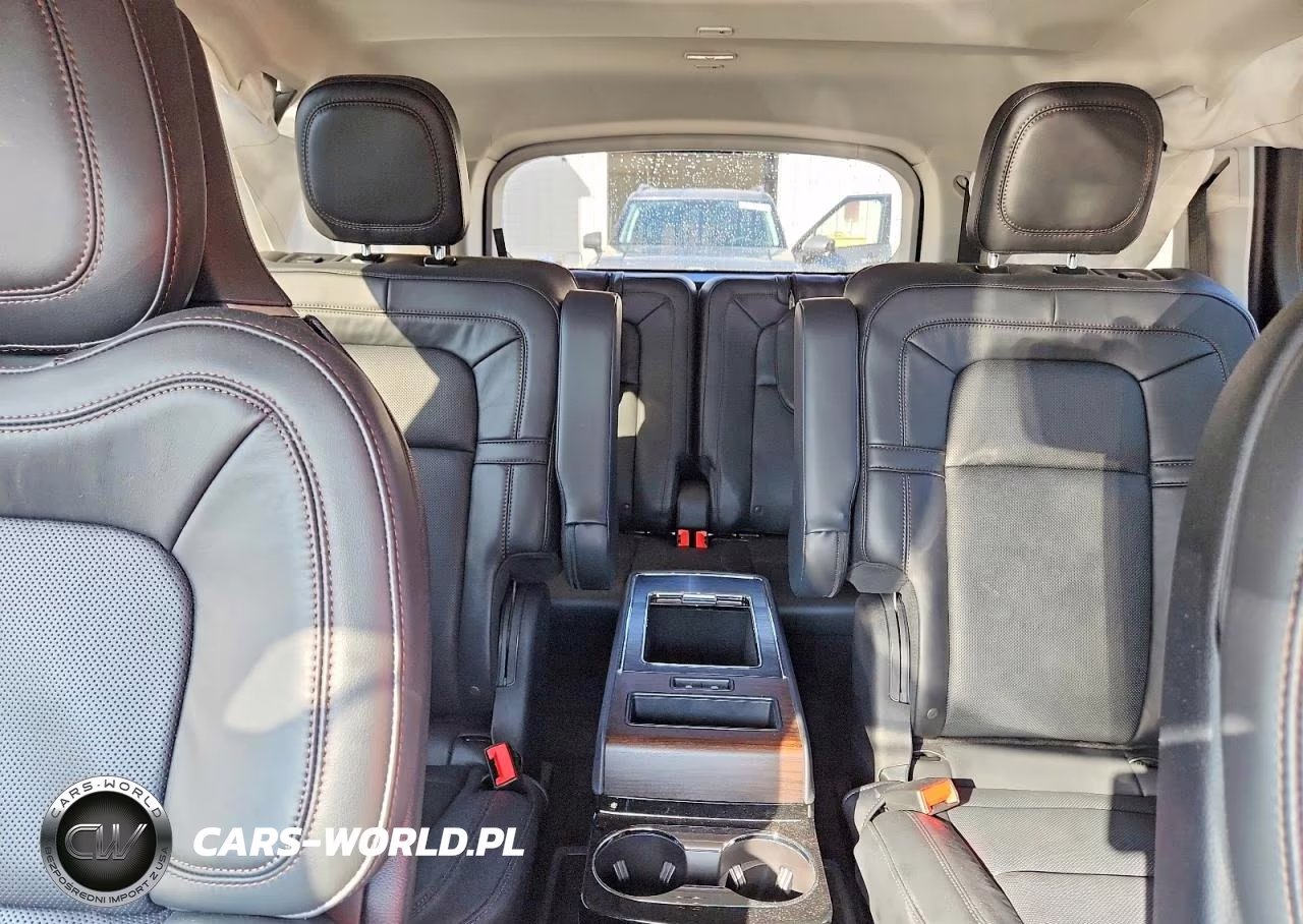 2025 Lincoln Aviator Reserve VIN:5LM5J7XC6SGL02696 - 10