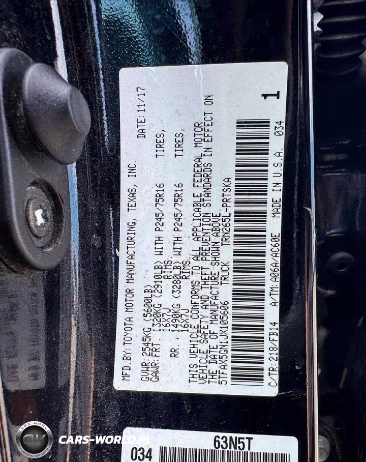 2018 Toyota Tacoma Sr VIN:5TFAX5GN1JX105606 - 10