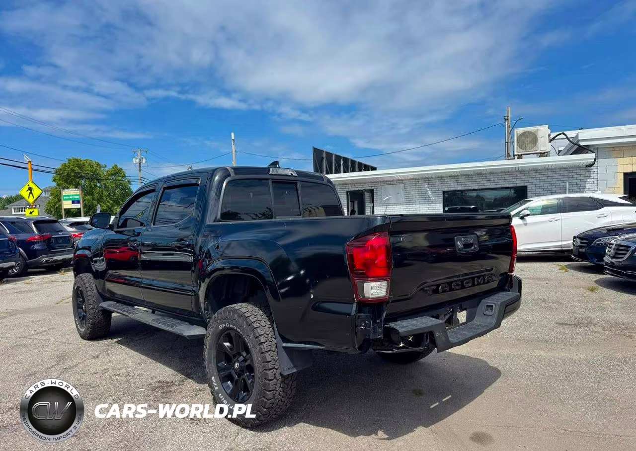 2018 Toyota Tacoma Sr VIN:5TFAX5GN1JX105606 - 3