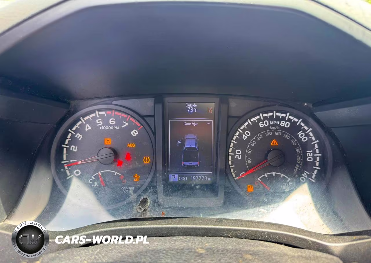 2018 Toyota Tacoma Sr VIN:5TFAX5GN1JX105606 - 8