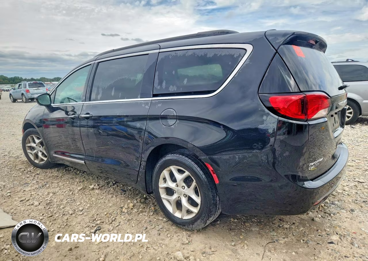 2017 Chrysler Pacifica Touring L VIN:2C4RC1BG1HR670771 - 2