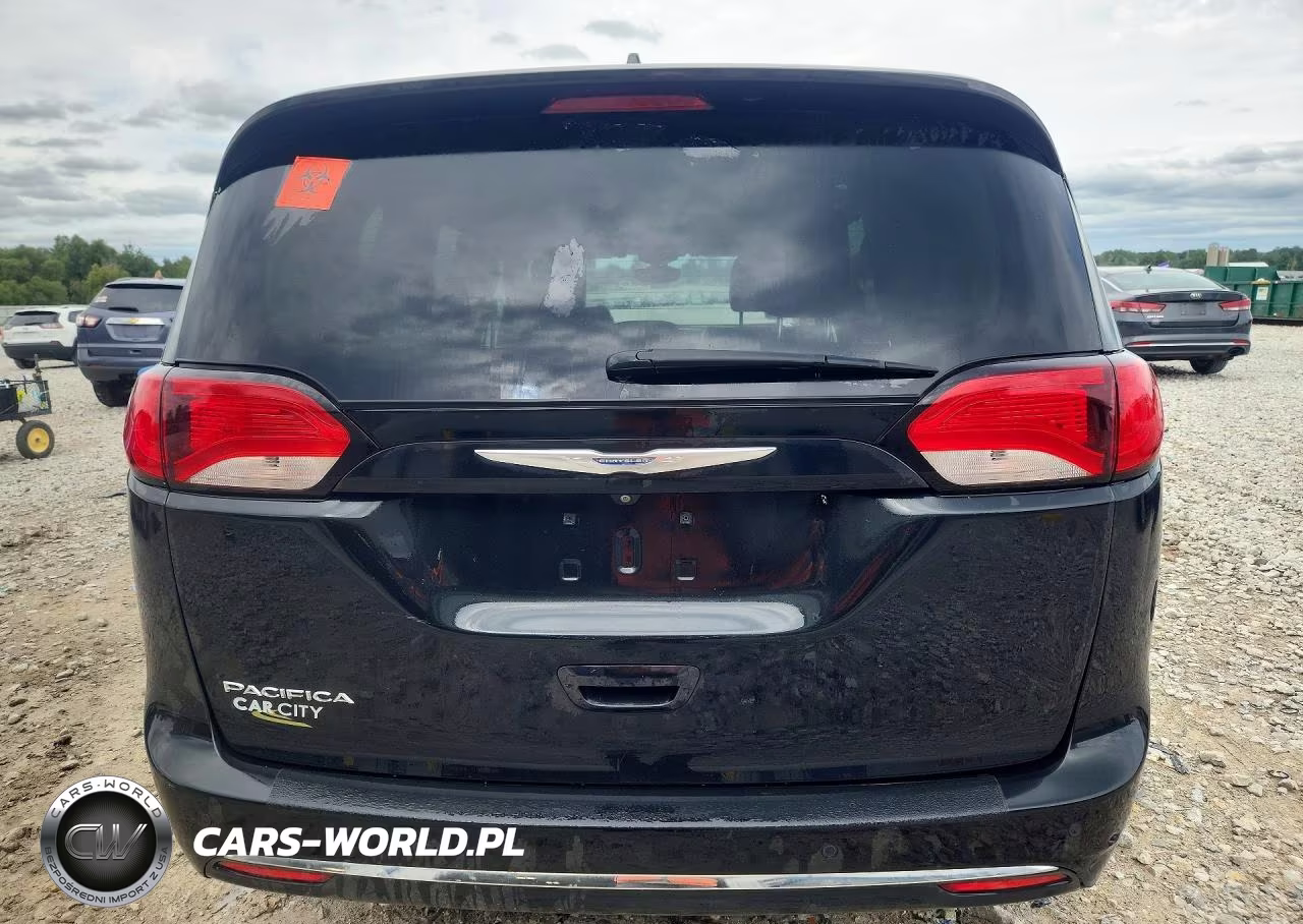 2017 Chrysler Pacifica Touring L VIN:2C4RC1BG1HR670771 - 6