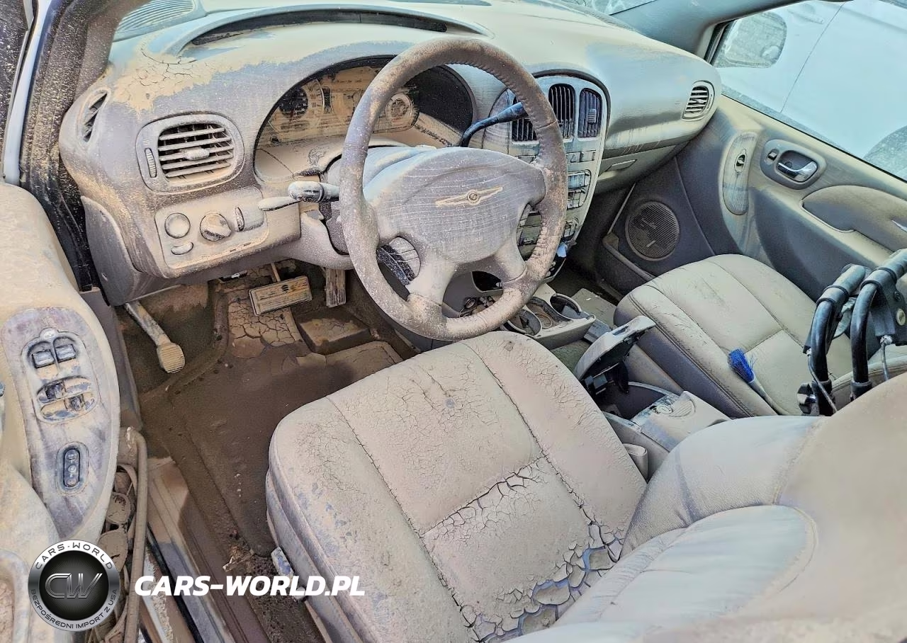 2002 Chrysler Town & Country Limited VIN:2C8GP64L42R711581 - 8