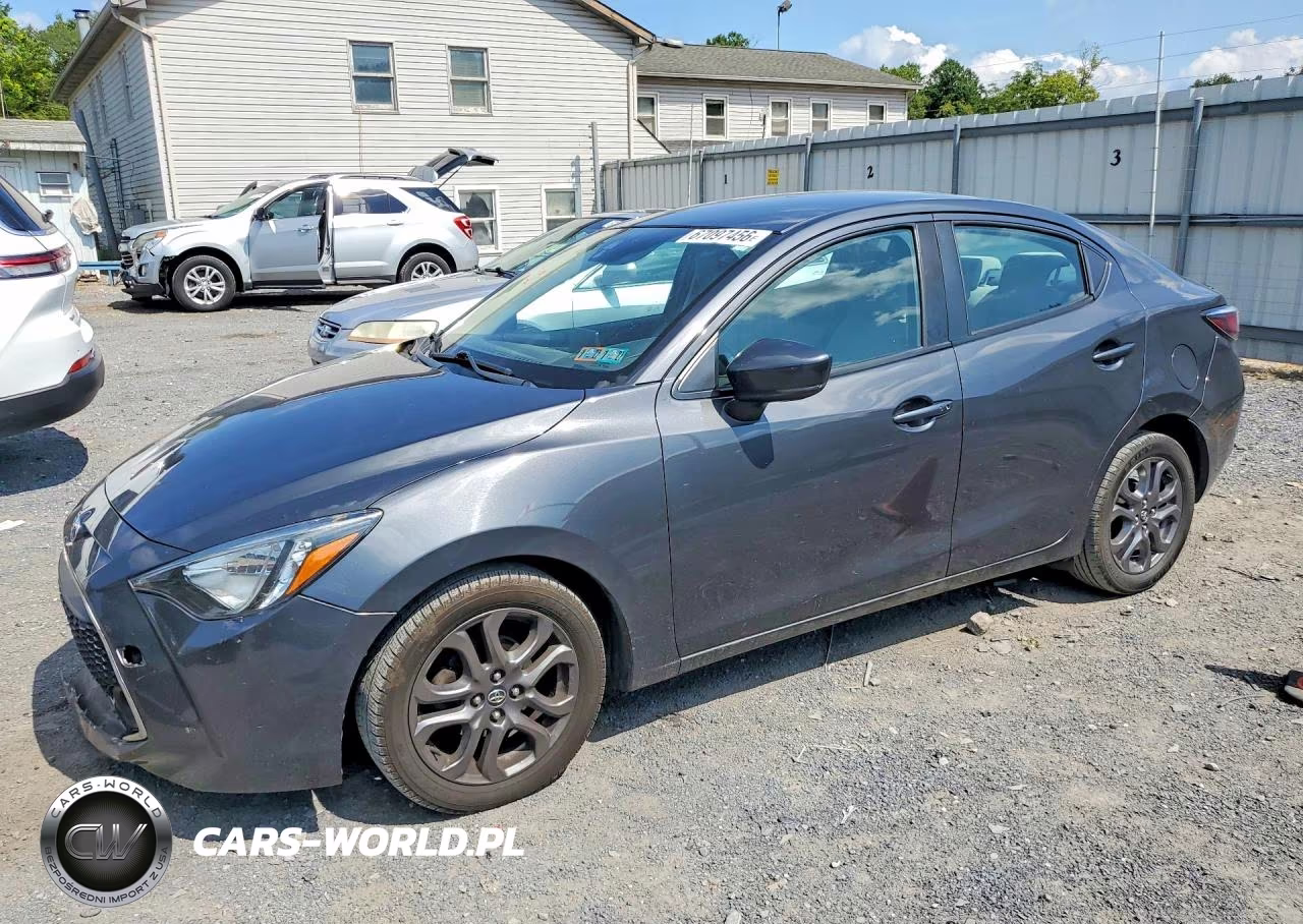 2019 Toyota Yaris Le VIN:3MYDLBYV6KY511355 - 1