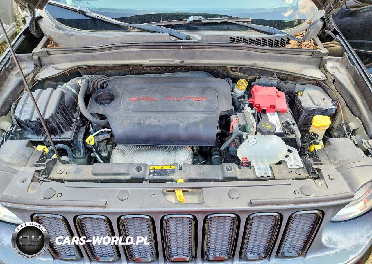 2018 Jeep Renegade Sport VIN:ZACCJBABXJPH46361 - 12