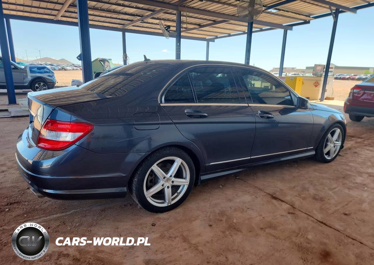 2010 Mercedes-Benz C 300 VIN:WDDGF5EB7AR087144 - 3
