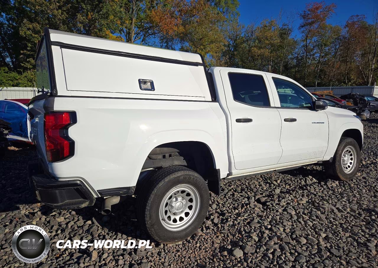 2024 Chevrolet Colorado VIN:1GCGTBEC5R1215403 - 3