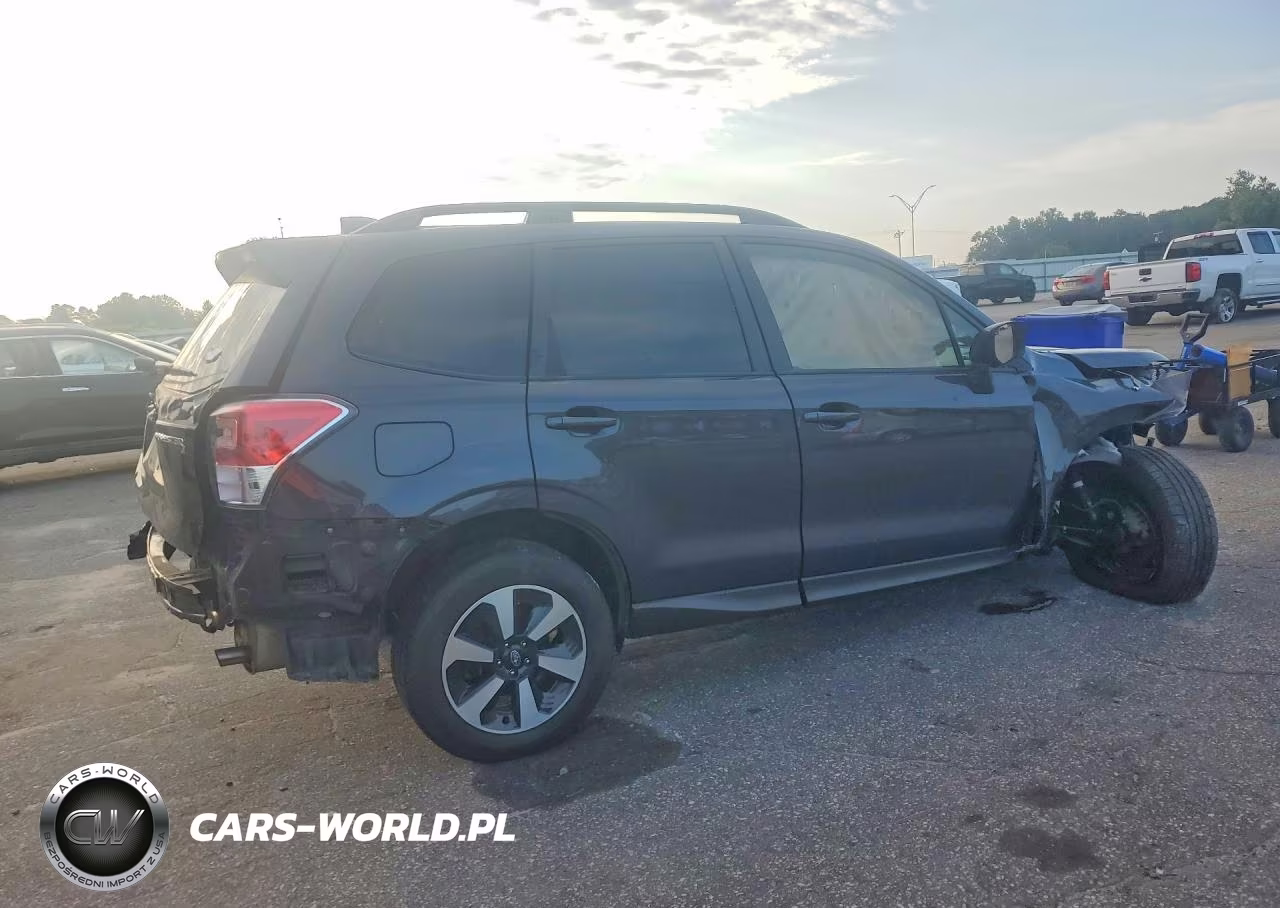 2018 Subaru Forester 2.5I Premium VIN:JF2SJAEC8JH573957 - 3