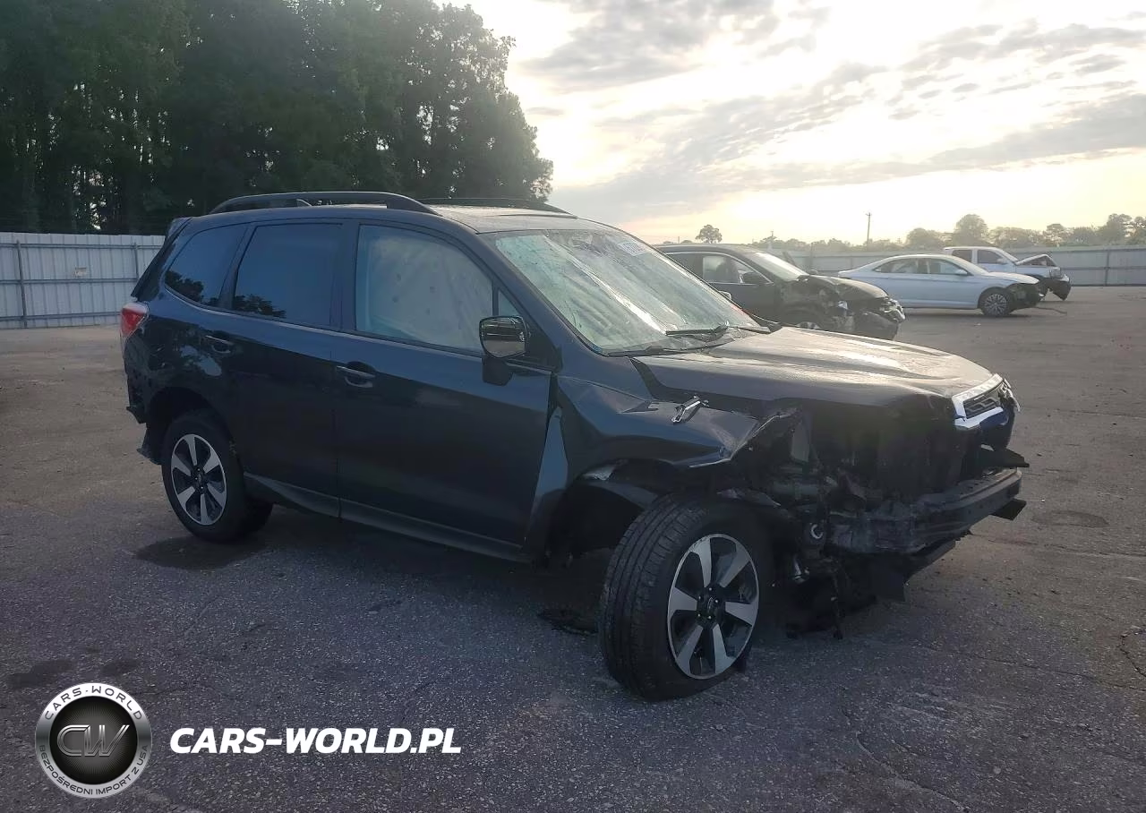 2018 Subaru Forester 2.5I Premium VIN:JF2SJAEC8JH573957 - 4