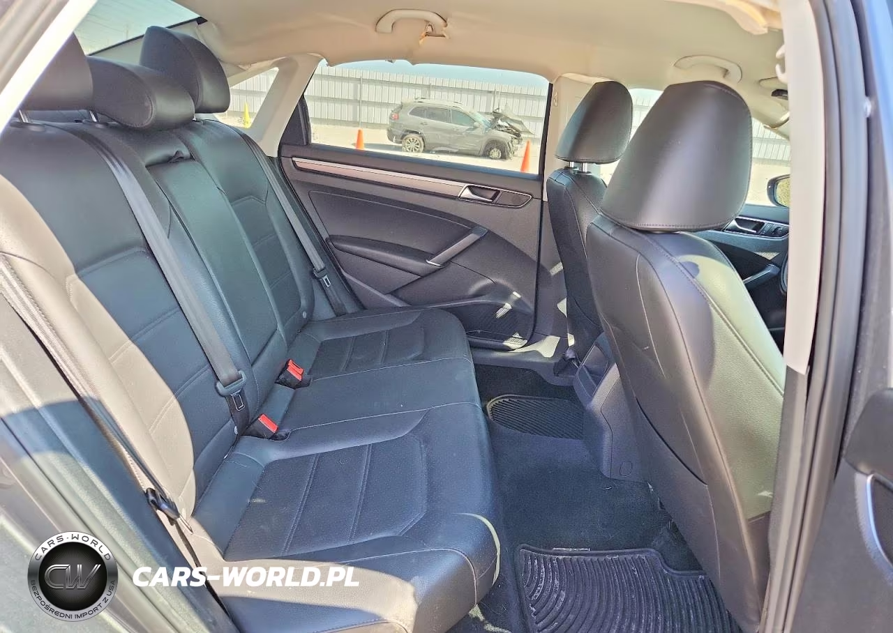 2018 Volkswagen Passat S VIN:1VWAA7A39JC009005 - 10