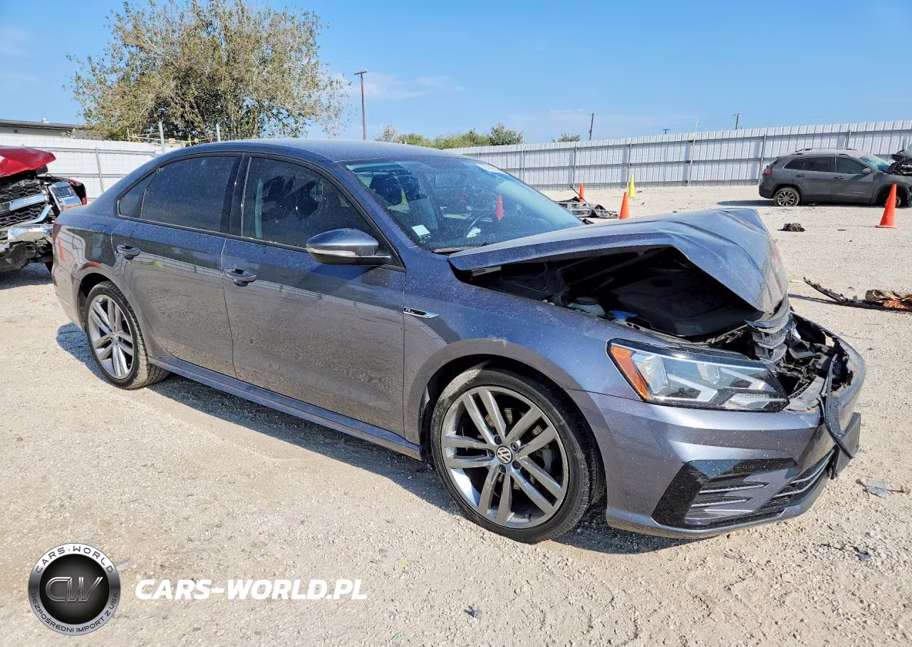 2018 Volkswagen Passat S VIN:1VWAA7A39JC009005 - 4