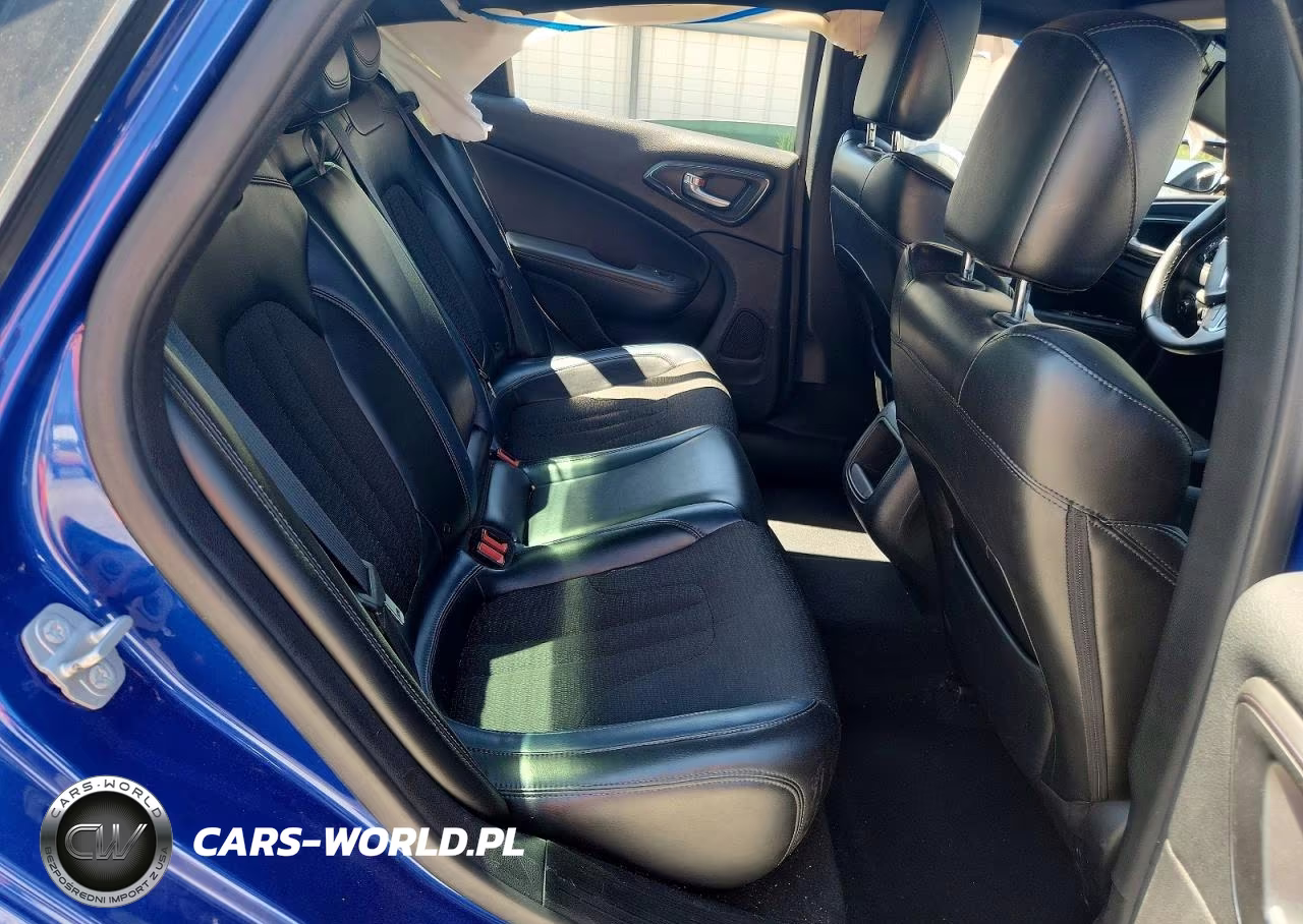 2015 Chrysler 200 S VIN:1C3CCCBG8FN518230 - 10