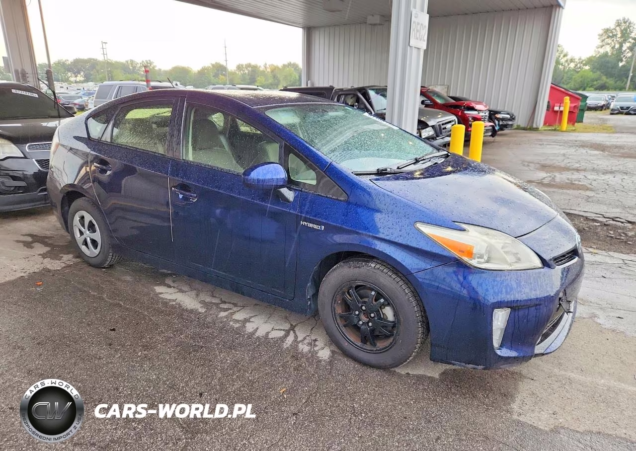 2015 Toyota Prius Two VIN:JTDKN3DU4F1967545 - 4