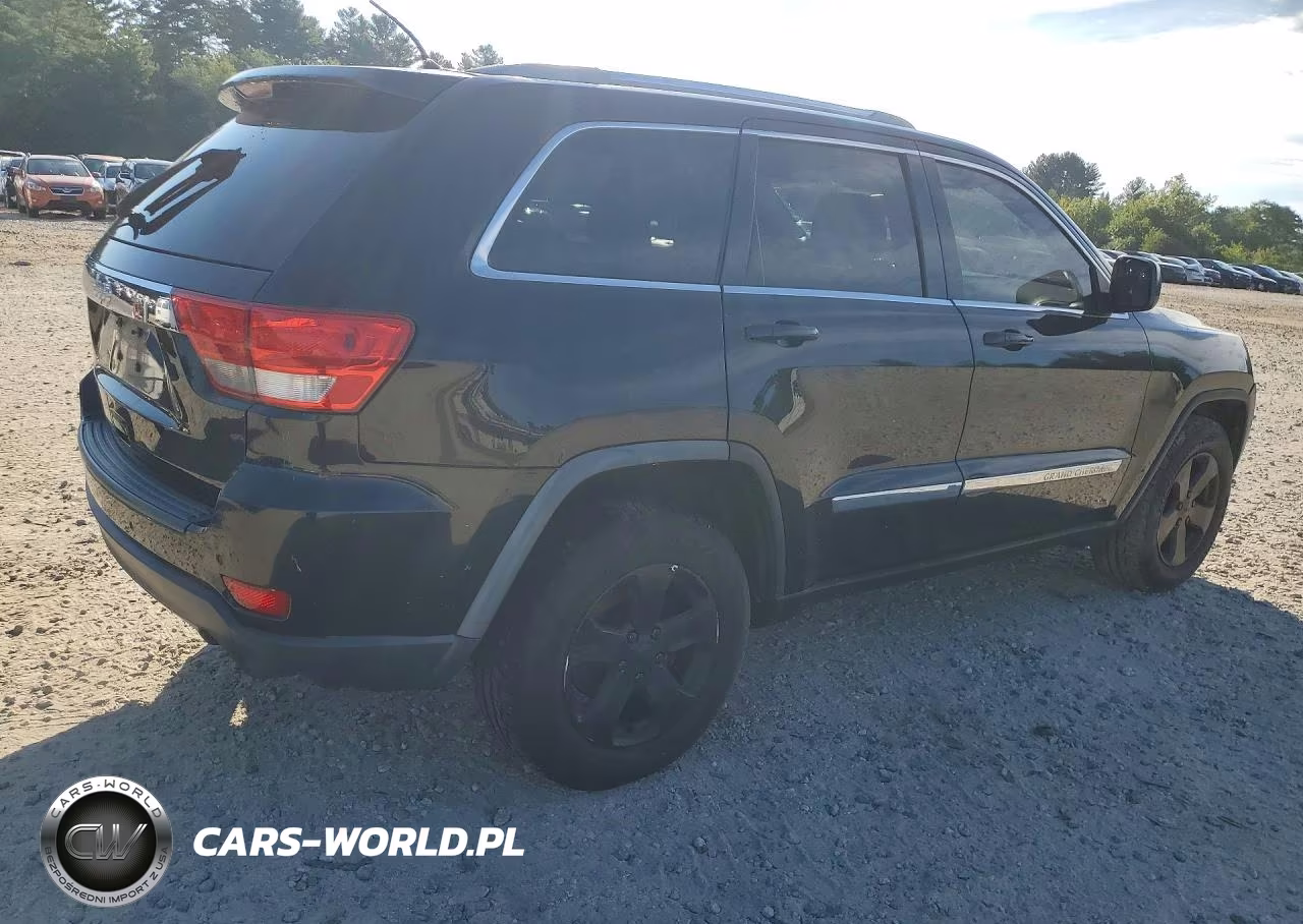 2011 Jeep Grand Cherokee Laredo VIN:1J4RR4GG8BC680698 - 3