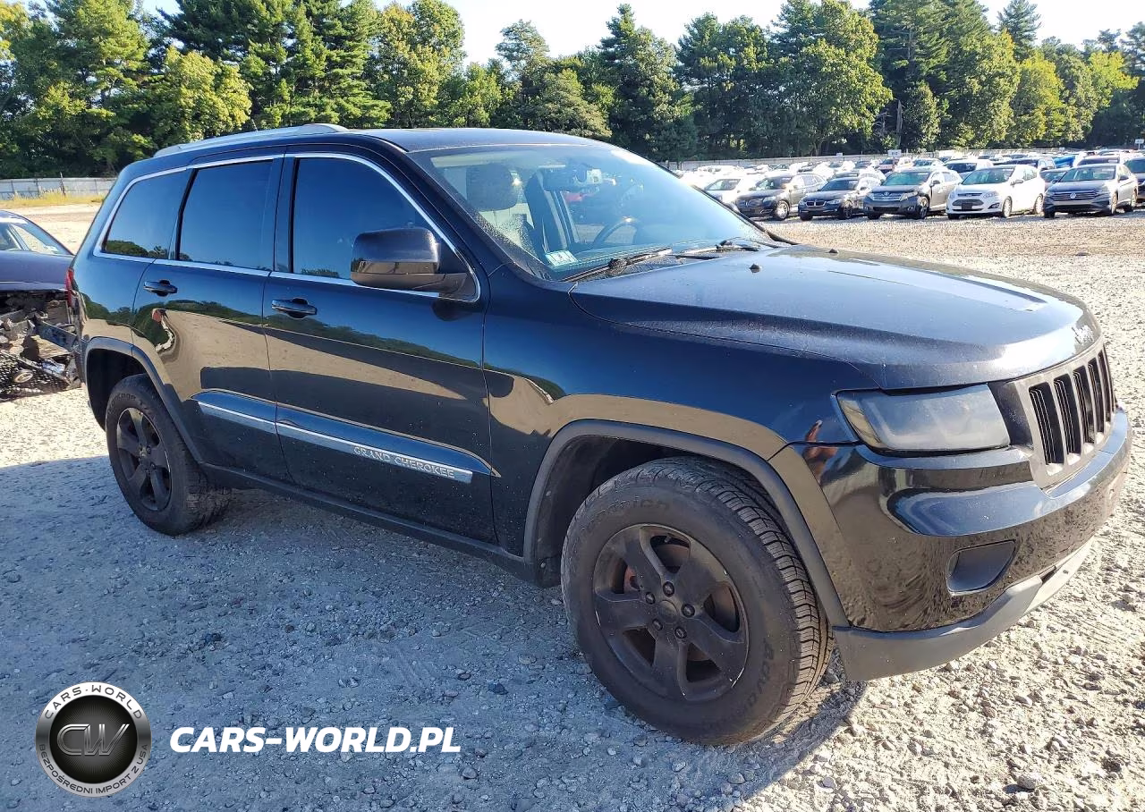 2011 Jeep Grand Cherokee Laredo VIN:1J4RR4GG8BC680698 - 4