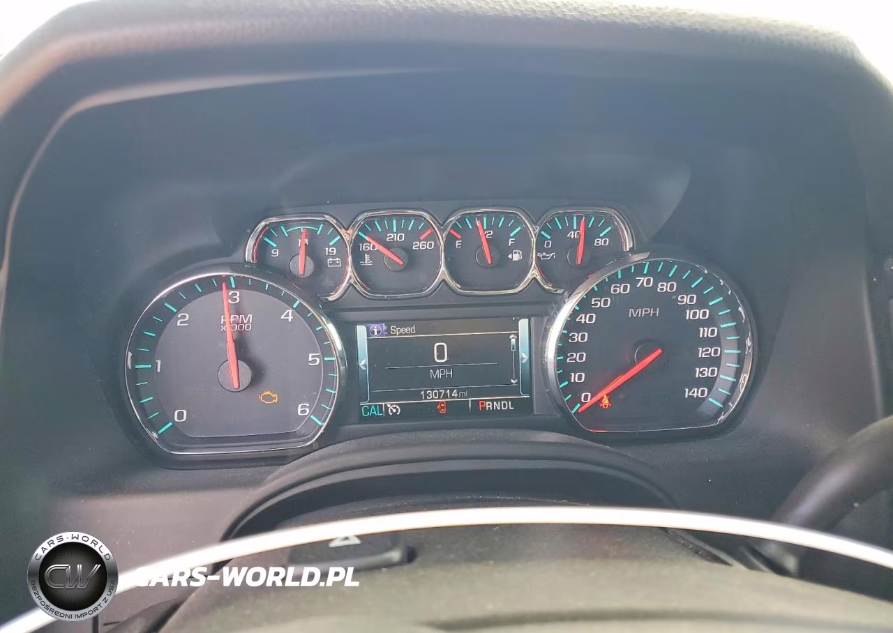 2018 Chevrolet Subrban VIN:1GNSKHKCXJR105982 - 9