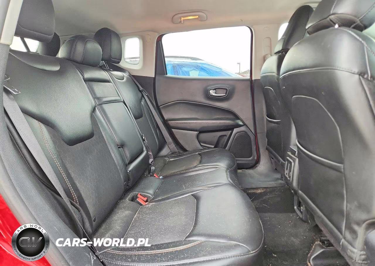 2018 Jeep Compass Latitude VIN:3C4NJDBB6JT456825 - 11