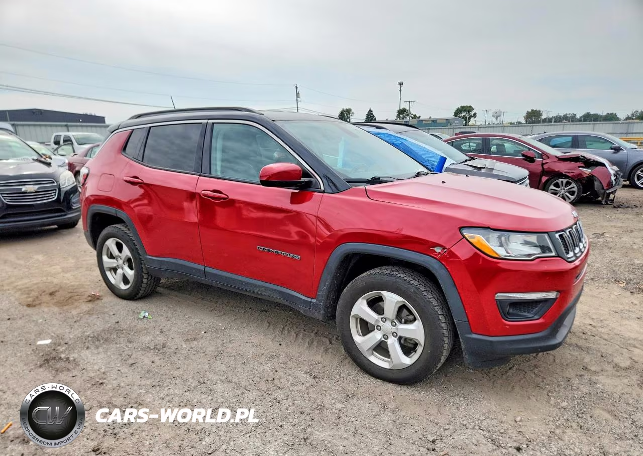 2018 Jeep Compass Latitude VIN:3C4NJDBB6JT456825 - 4