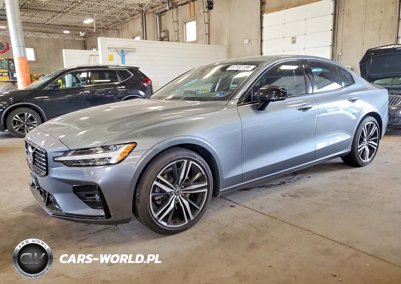 2021 Volvo S60 T5 R-Design