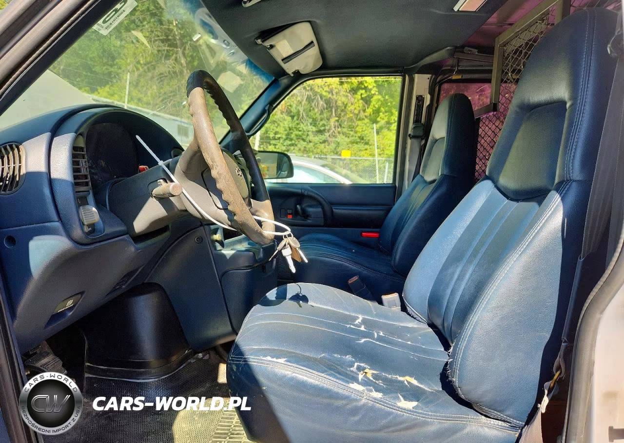 1999 Chevrolet Astro VIN:1GCDM19W4XB120126 - 7