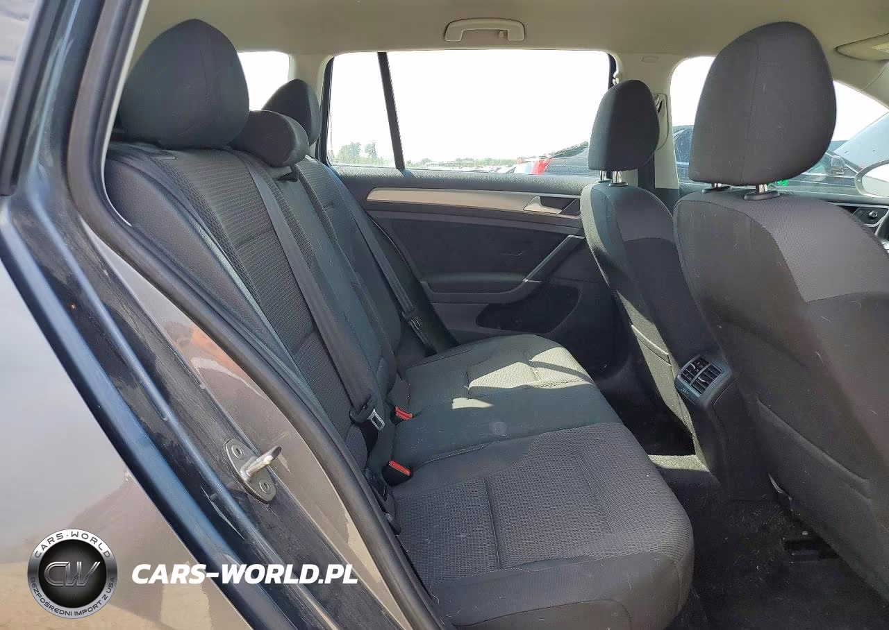 2017 Volkswagen Golf Sportwagen S VIN:3VWC17AU5HM541197 - 10