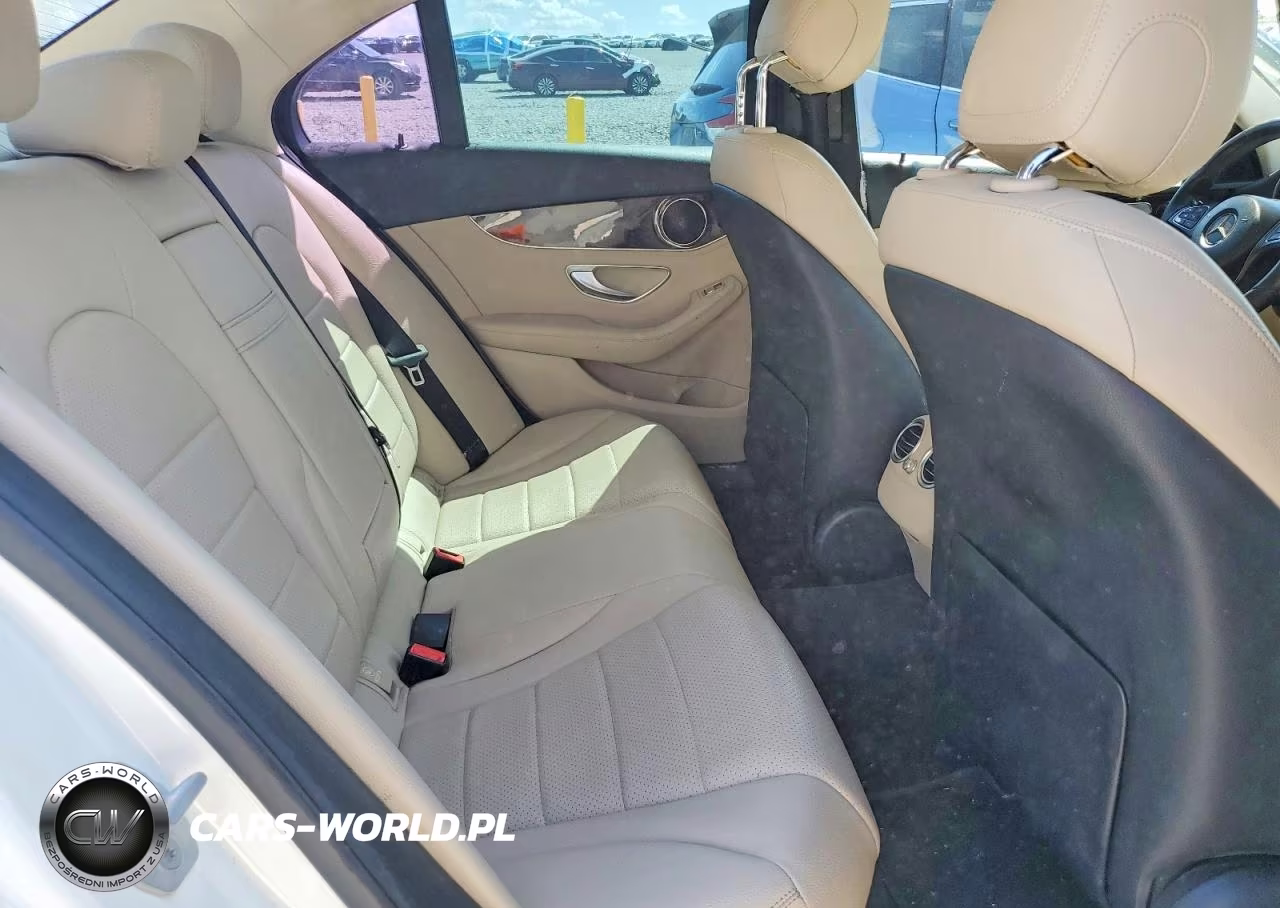 2015 Mercedes-Benz C 300 4Matic VIN:55SWF4KB6FU071310 - 10