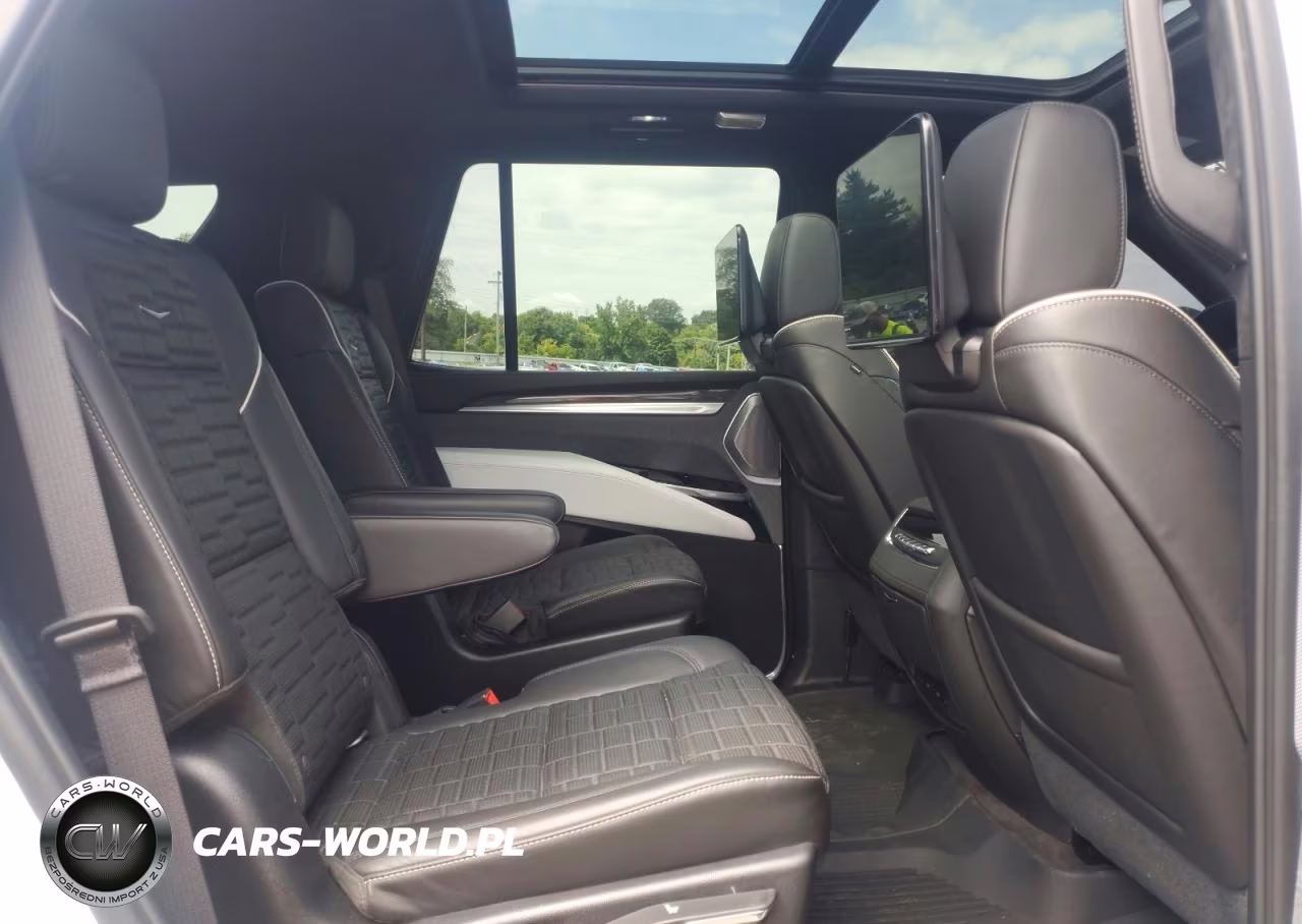 2025 Cadillac Escalade V VIN:1GYS9HR93SR158842 - 11