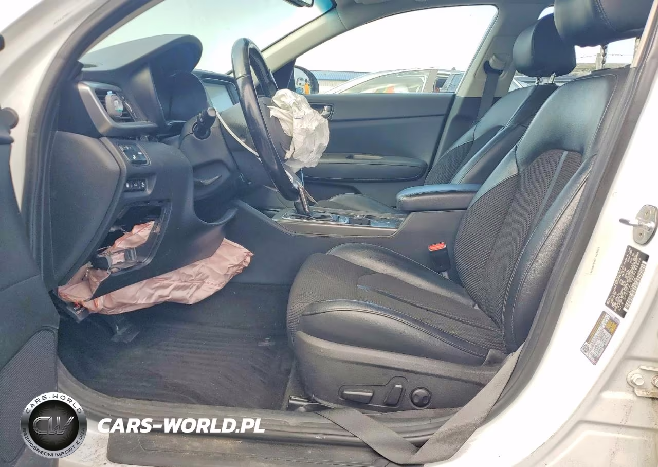 2019 Kia Optima S VIN:5XXGT4L38KG289598 - 7