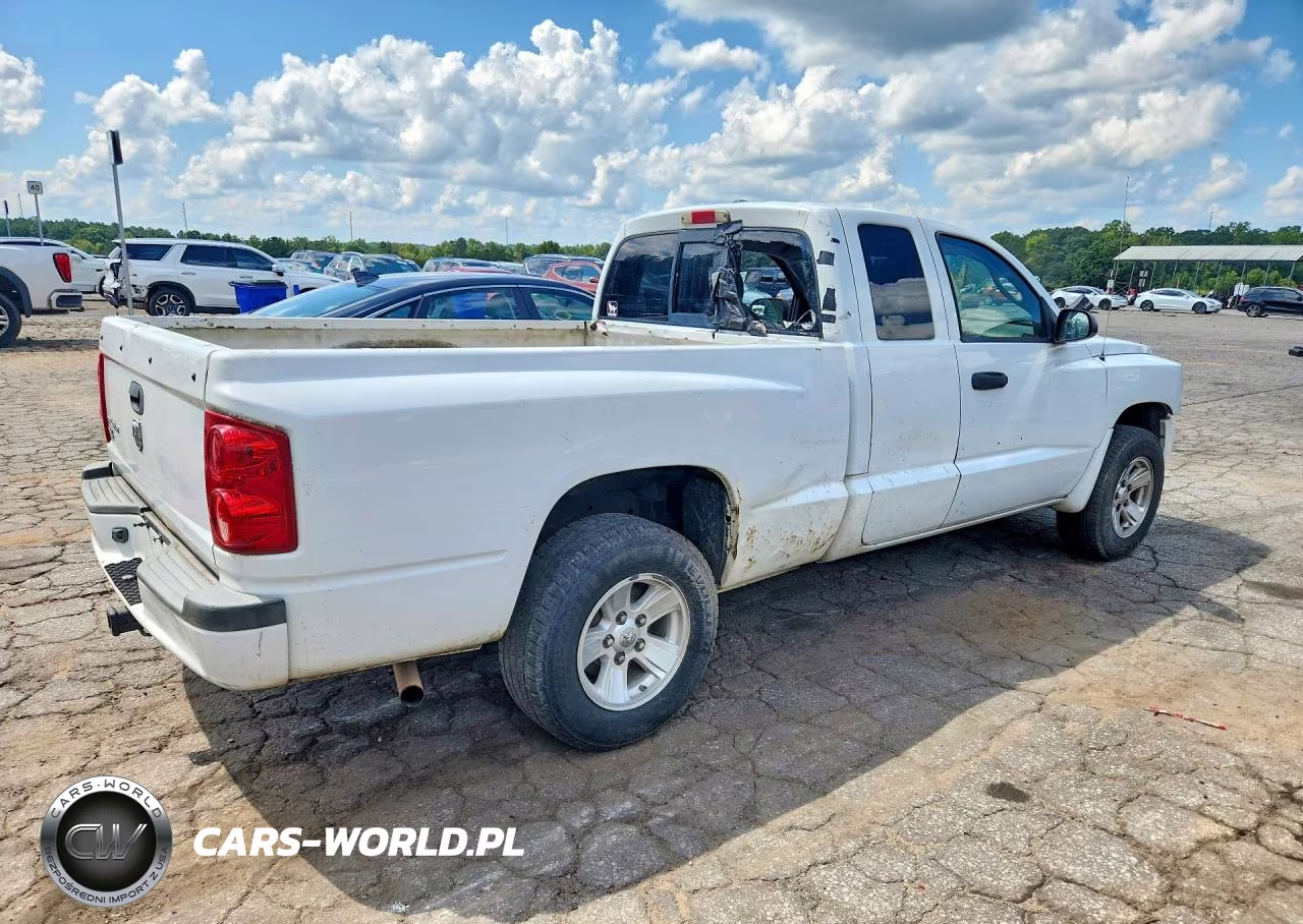 2008 Dodge Dakota Slt VIN:1D3HE42K28S611360 - 3