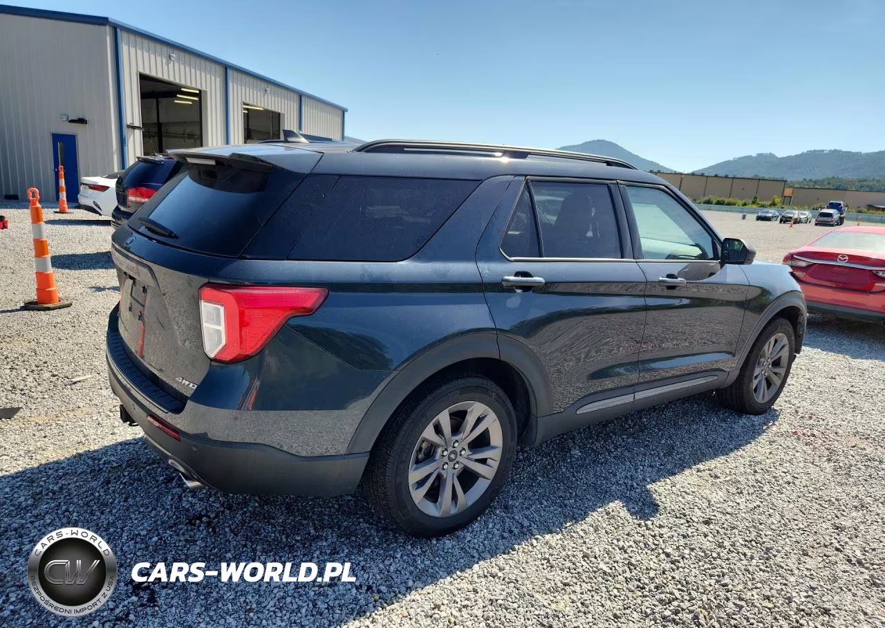 2022 Ford Explorer Xlt VIN:1FMSK8DH4NGC32855 - 3