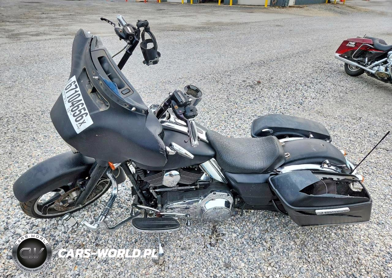 2014 Harley-Davidson Flhx Street Glide VIN:1HD1KBM10EB686953 - 3