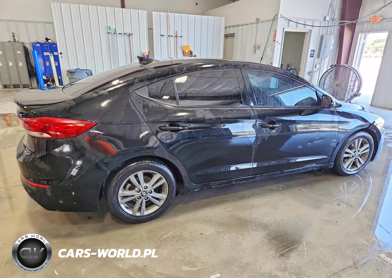2018 Hyundai Elantra Value Edition VIN:5NPD84LF5JH321540 - 3