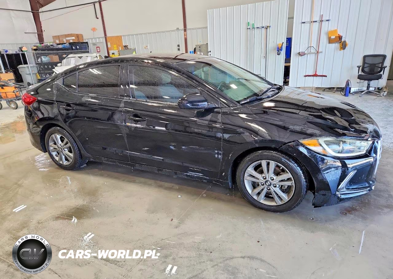 2018 Hyundai Elantra Value Edition VIN:5NPD84LF5JH321540 - 4