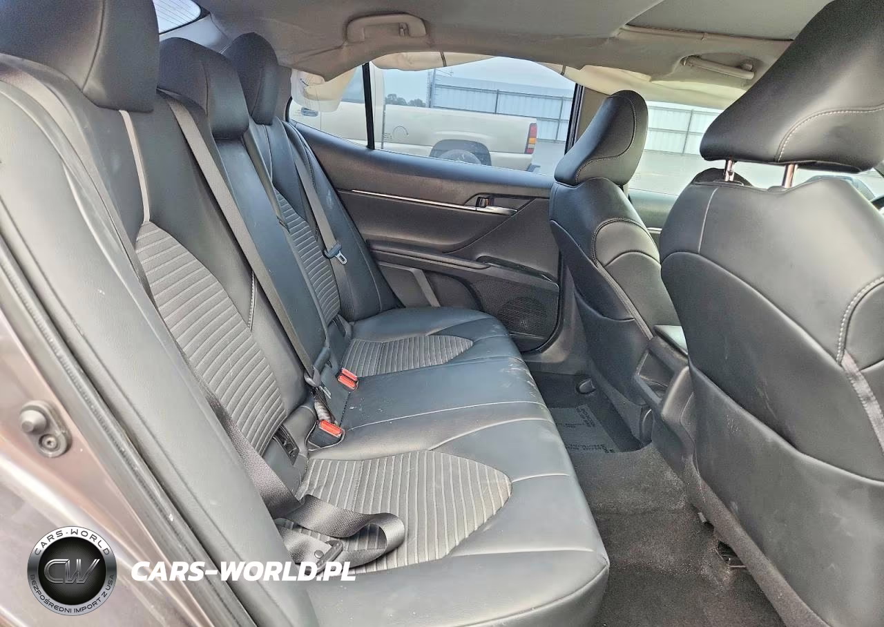 2020 Toyota Camry Se VIN:4T1G11AK1LU349632 - 10