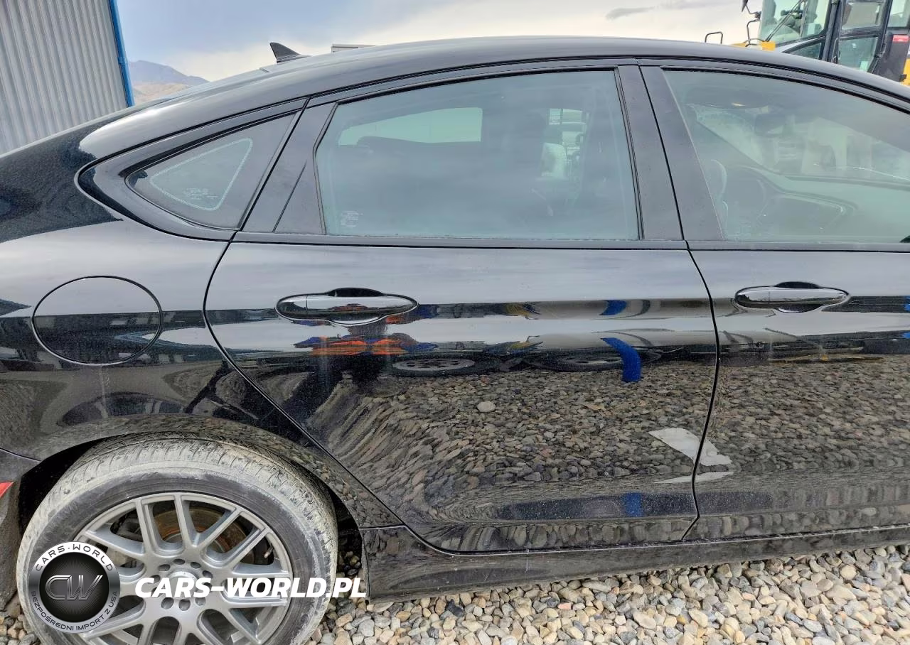 2016 Chrysler 200 S VIN:1C3CCCBG4GN175532 - 10
