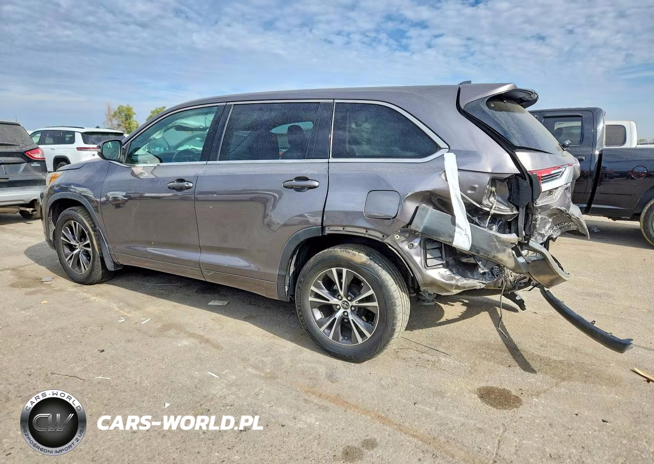 2018 Toyota Highlander Le Plus VIN:5TDBZRFH0JS826815 - 2